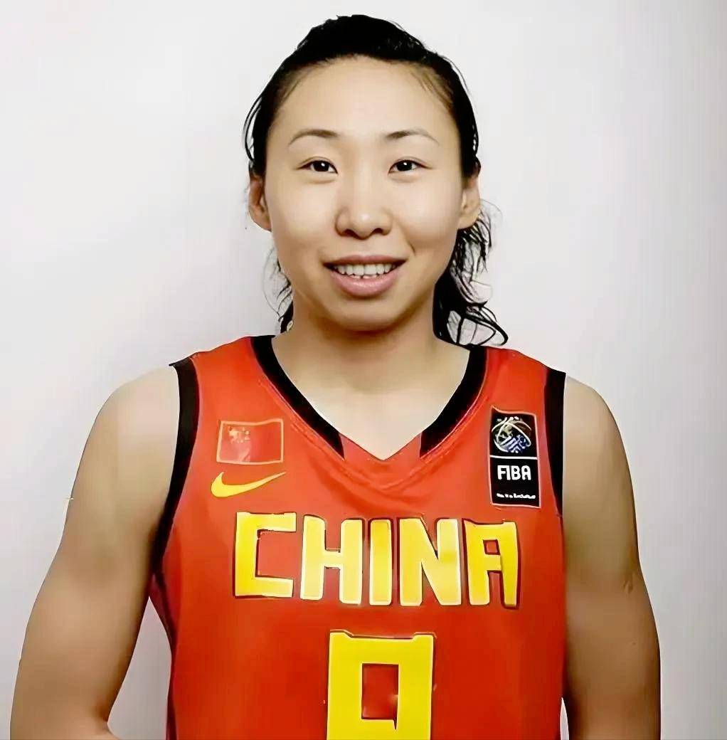 关于苗立杰成第四位入选FIBA名人堂的中国球员的信息