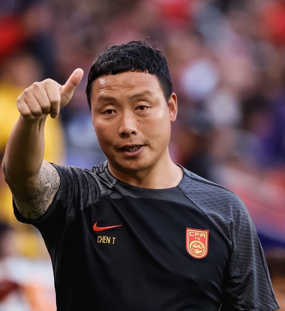 B体育-关于东亚杯大败显露后防新问题！24岁主力，国足需重新评估他的价值的信息