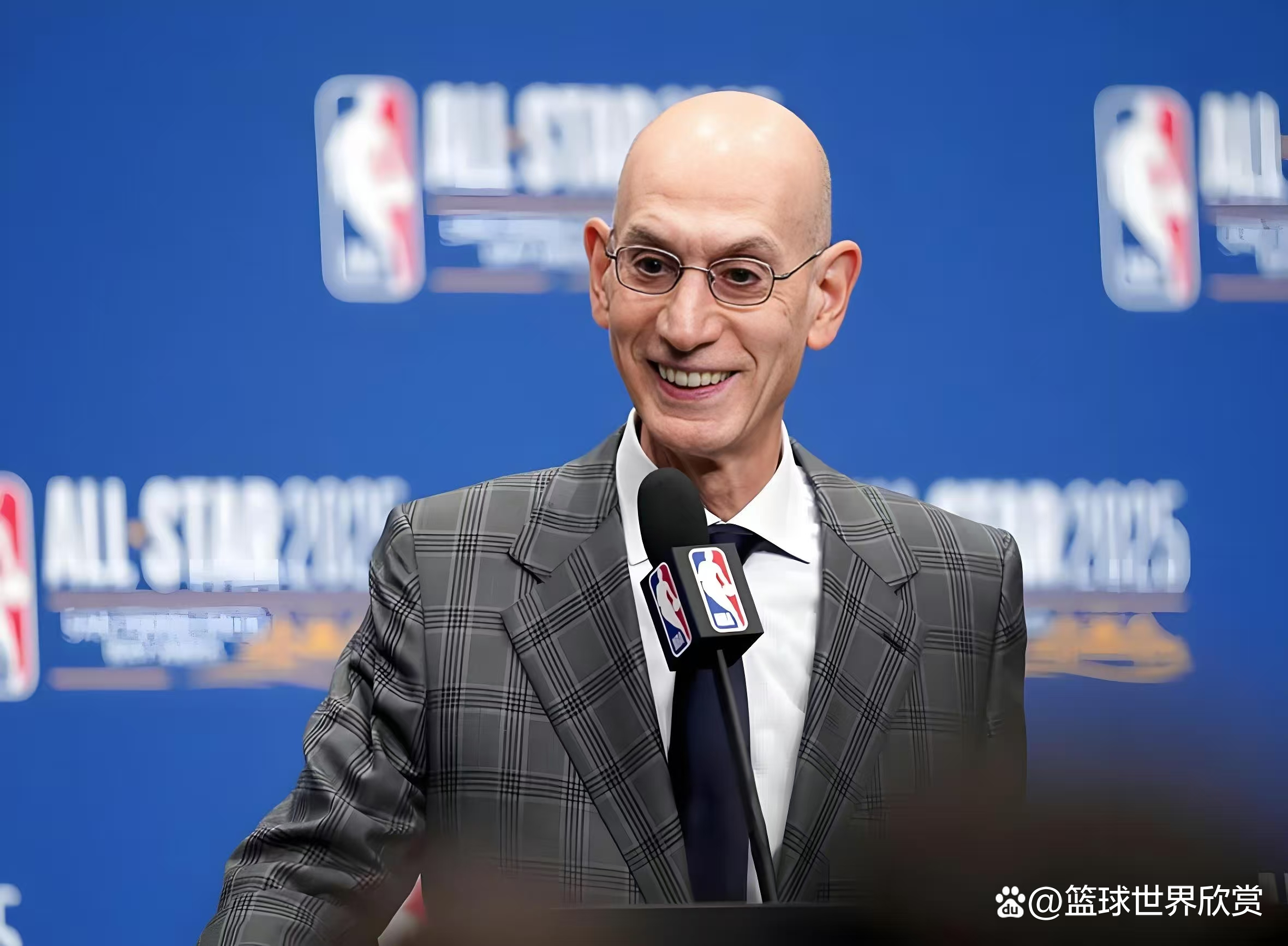 B体育-2年500万！帕克正式签约！再见了，NBA最悲情的榜眼秀(帕克是哪年的新秀)