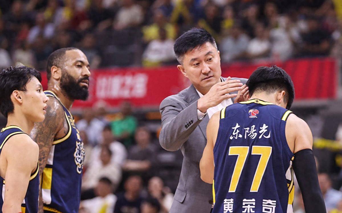 B体育-CBA外援优先续约权公示：辽宁男篮放弃弗格的简单介绍