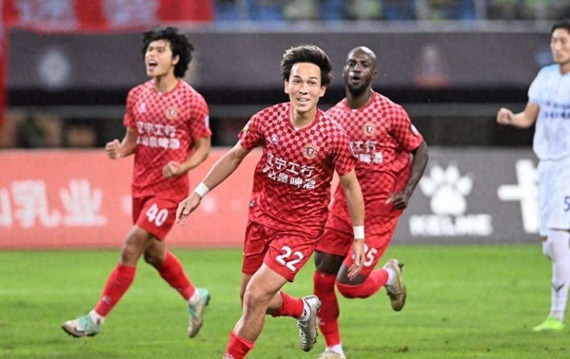 包含中甲联赛：辽宁大胜重庆稳坐榜首，延边升至第三，石家庄保持前五位置的词条