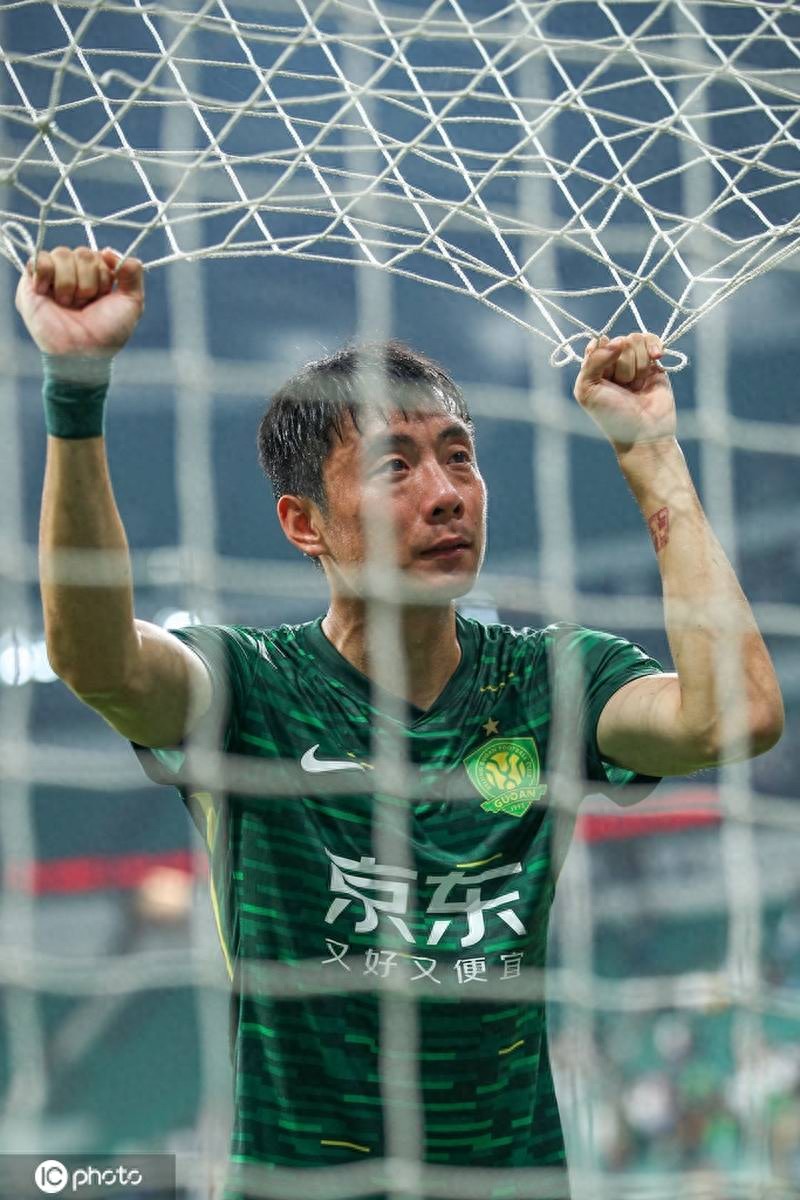 不走了！李磊发文确认留在国安为冠军战斗到最后一刻(国安李磊的妻子是谁)