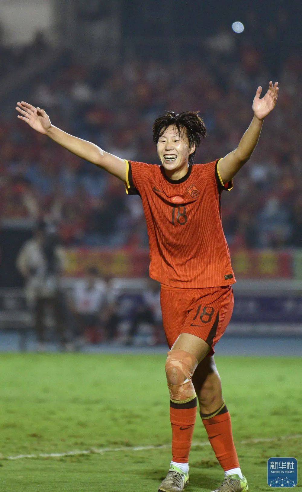 奋勇拼搏！女足比赛焕发新生！(女足快讯)