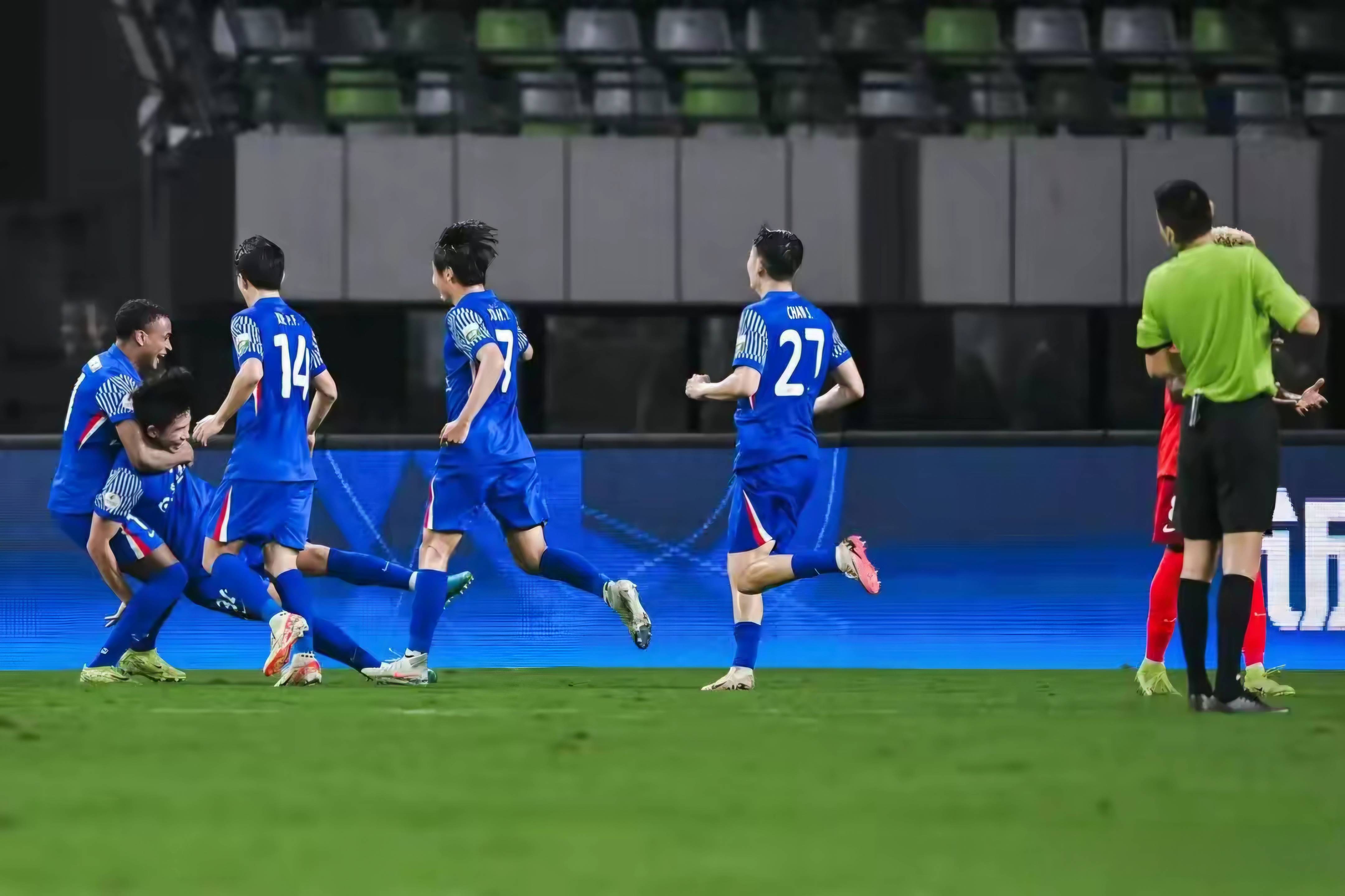 包含中超积分榜：国安14轮不败32分登顶申花同分紧追不舍的词条