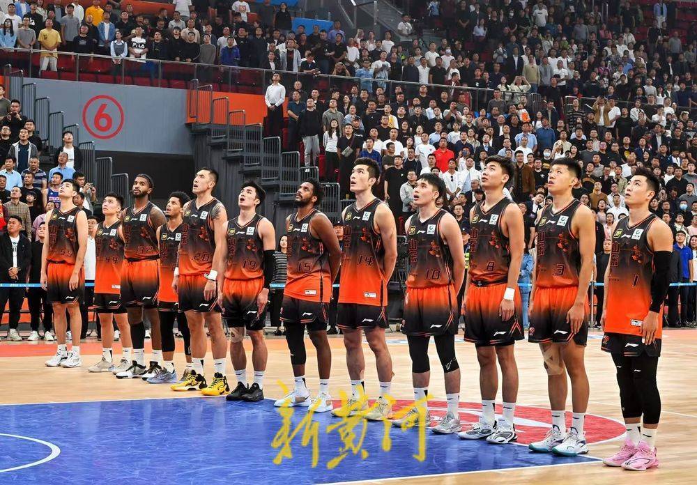 B体育-德波尔贝特吉战胜对手，实现主场胜利(德尔波特罗真实用拍)